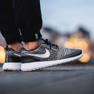 Nike flyknit roche